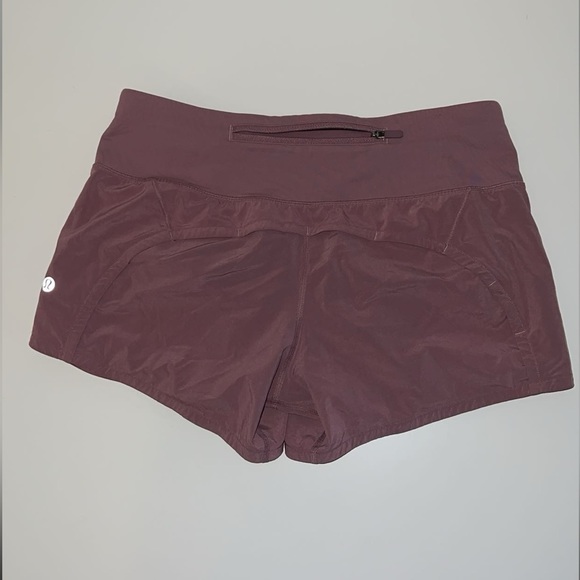 Lululemon Run Times Short II Size 4 with a 4" inseam excellent
Figue - Picture 6 of 12
